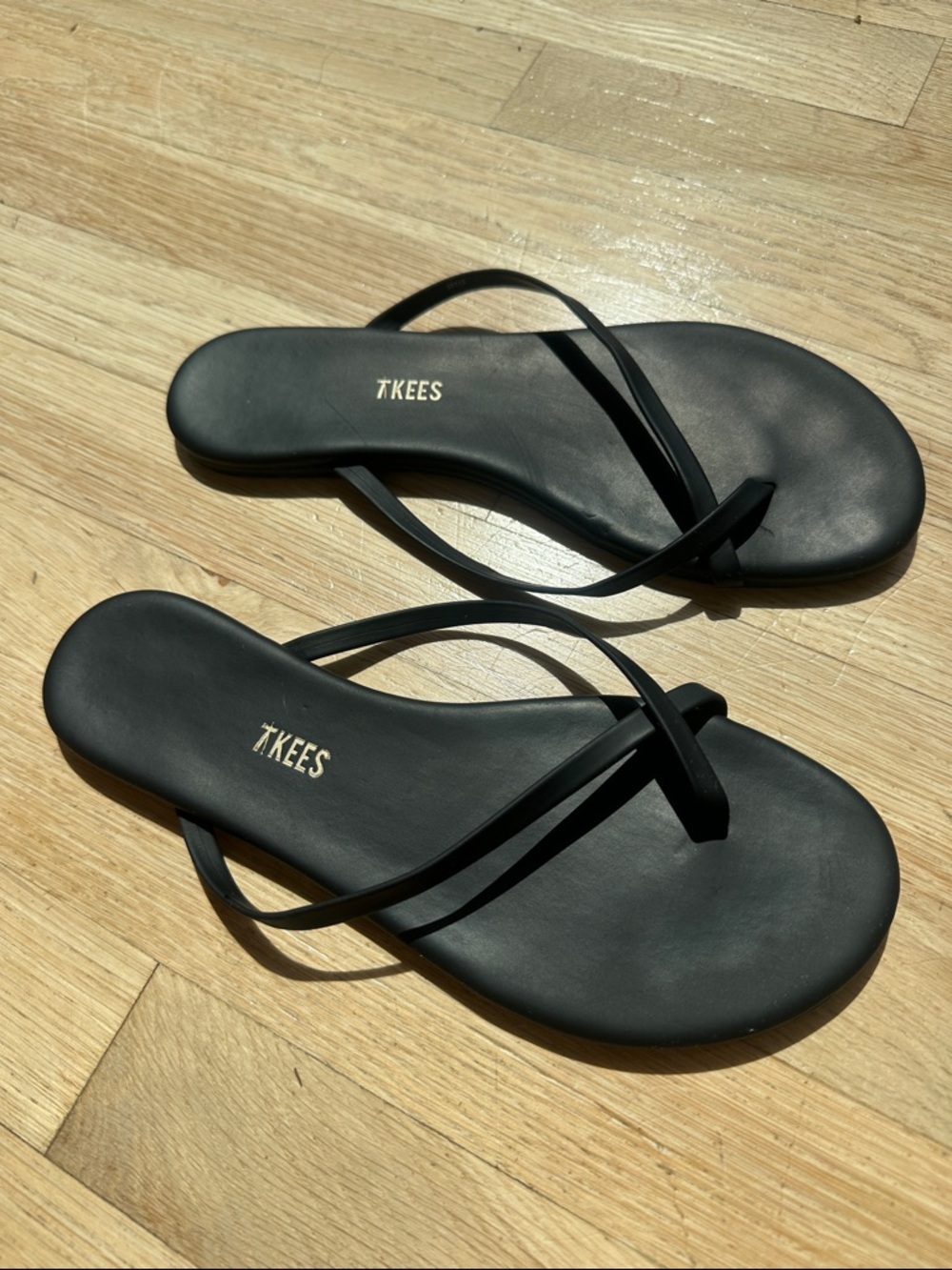TKEES “Riley” Black Slim Strap Leather Sandals